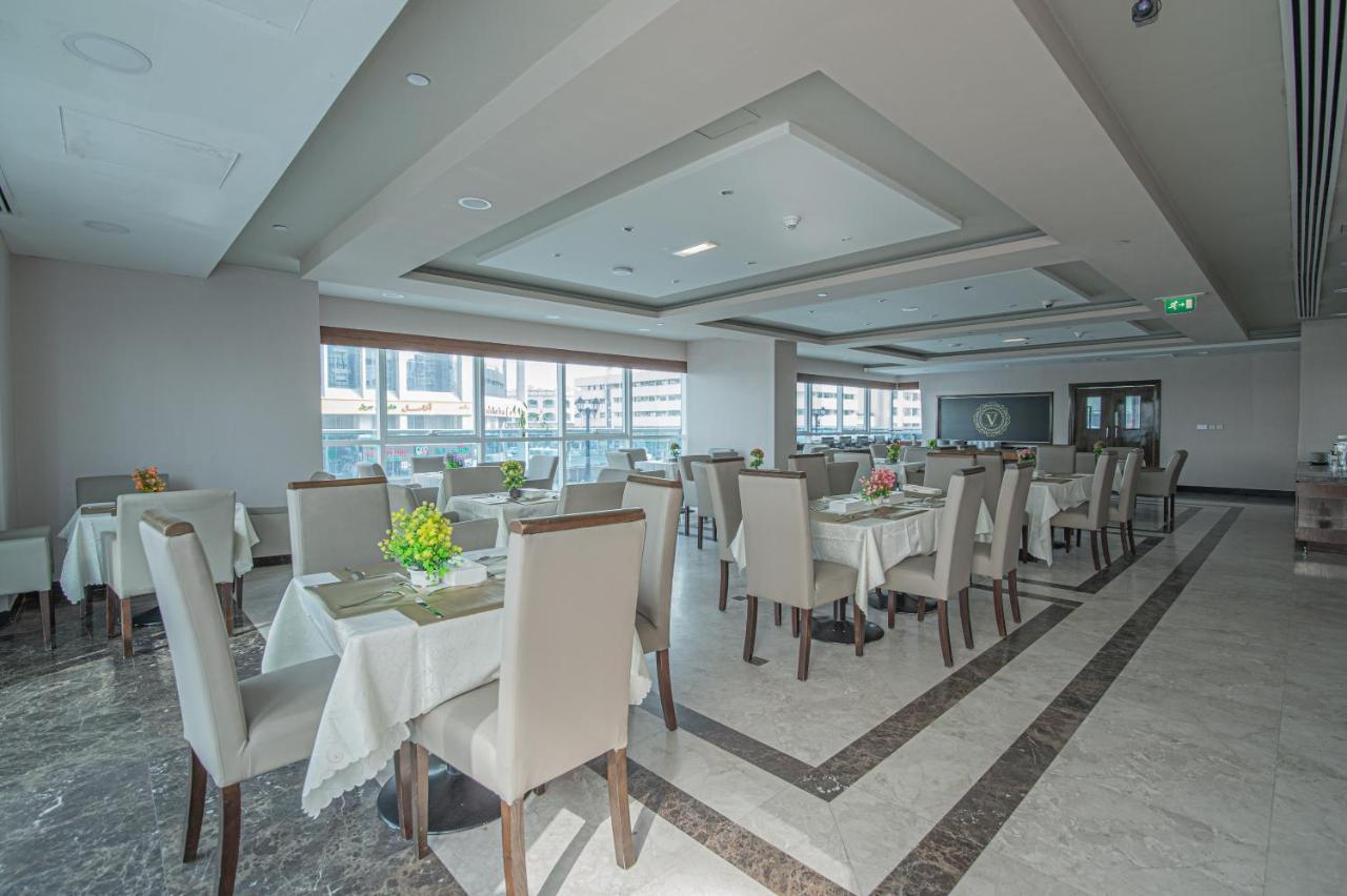 Vista Hotel Apartments Deluxe ドバイ エクステリア 写真