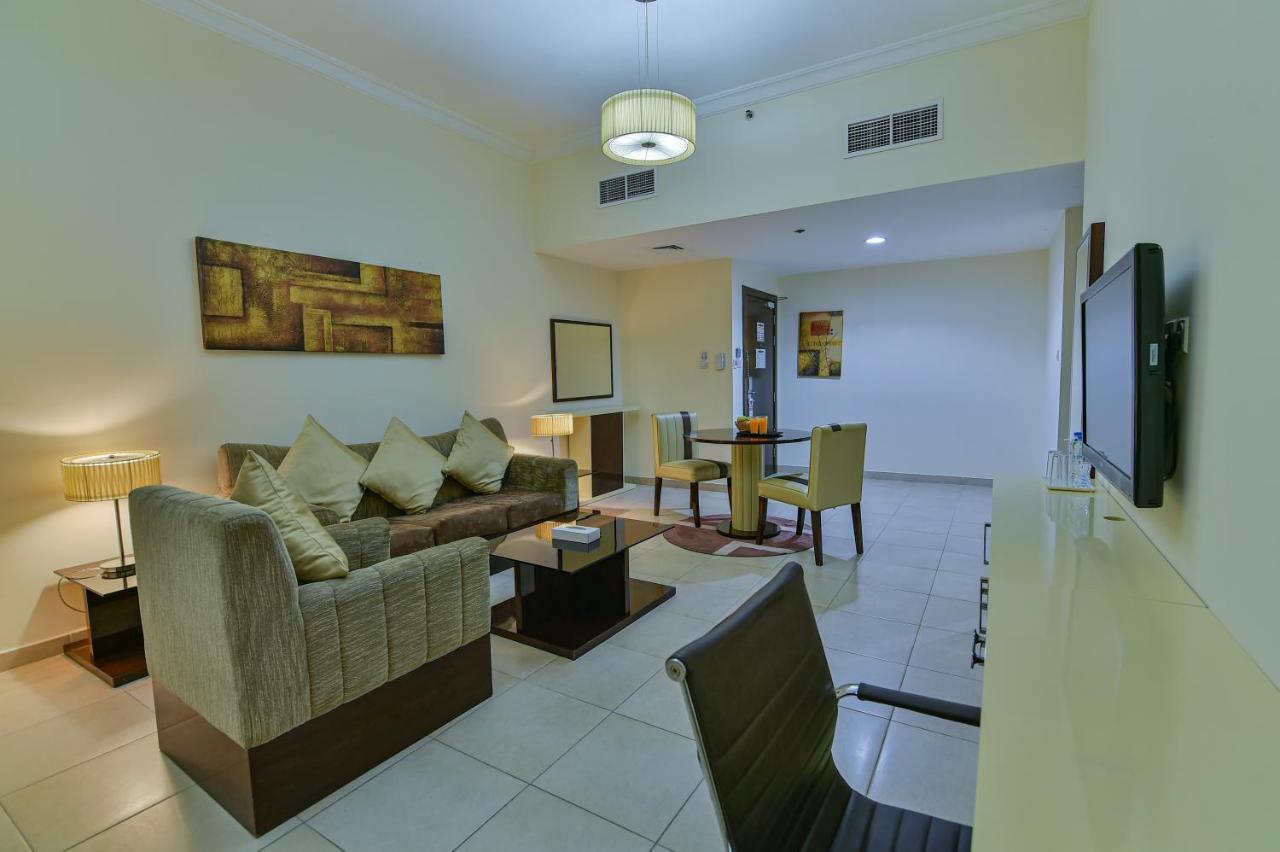 Vista Hotel Apartments Deluxe ドバイ エクステリア 写真