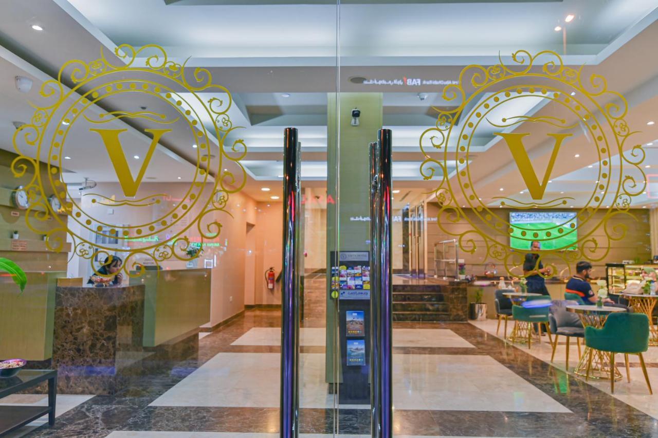 Vista Hotel Apartments Deluxe ドバイ エクステリア 写真