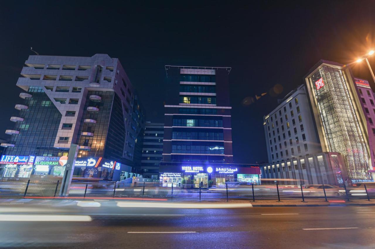 Vista Hotel Apartments Deluxe ドバイ エクステリア 写真