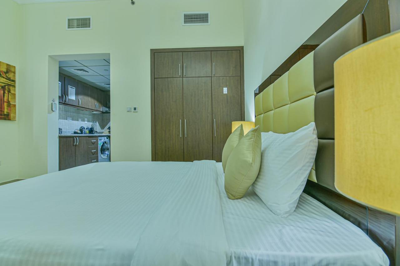 Vista Hotel Apartments Deluxe ドバイ エクステリア 写真
