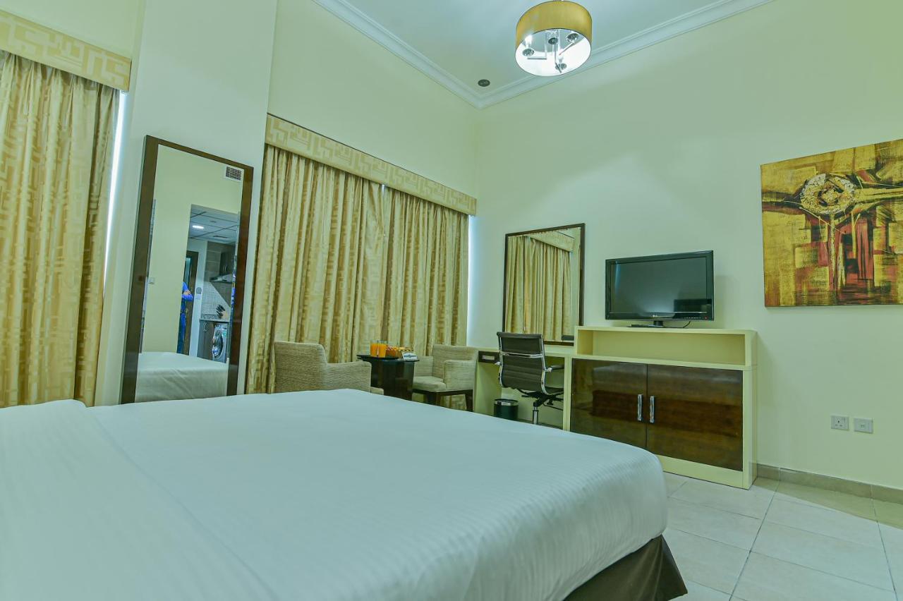 Vista Hotel Apartments Deluxe ドバイ エクステリア 写真